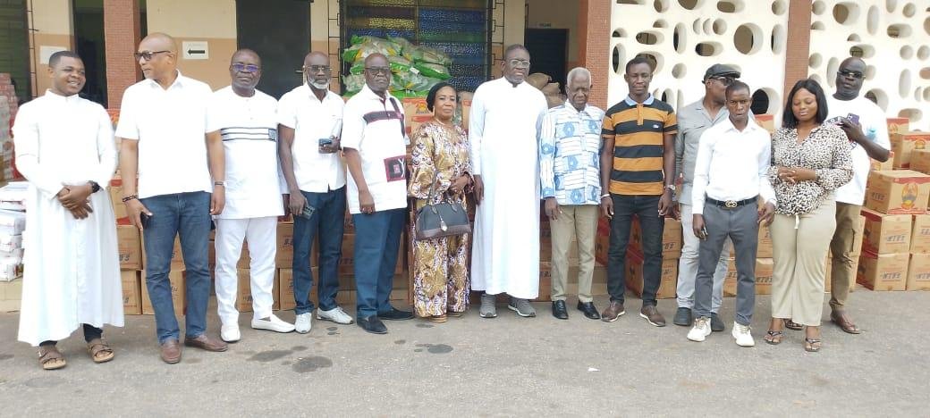 𝗬𝗮𝗺𝗼𝘂𝘀𝘀𝗼𝘂𝗸𝗿𝗼 / 𝗥𝗮𝗺𝗮𝗱𝗮𝗻–𝗖𝗮𝗿𝗲𝗺𝗲 : 𝗹𝗲 𝗠𝗶𝗻𝗶𝘀𝘁𝗿𝗲 Dr. Souleymane Diarrassouba 𝘀𝗼𝘂𝘁𝗶𝗲𝗻𝘁 𝗹𝗲𝘀 𝗰𝗼𝗺𝗺𝘂𝗻𝗮𝘂𝘁és 𝗺𝘂𝘀𝘂𝗹𝗺𝗮𝗻𝗲 𝗲𝘁 𝗰𝗵𝗿é𝘁𝗶𝗲𝗻𝗻𝗲 𝗮𝘃𝗲𝗰 𝟯𝟱 𝘁𝗼𝗻𝗻𝗲𝘀 𝗱𝗲 𝘃𝗶𝘃𝗿𝗲𝘀