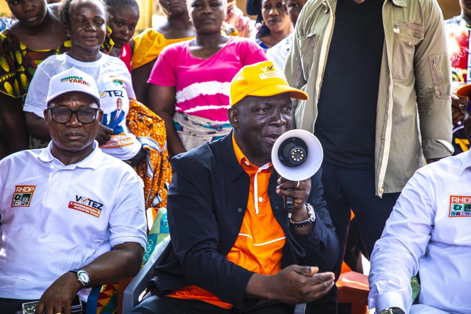 Dr Souleymane DIARRASSOUBA à l'assaut des commerçantes et commerçants des marchés de Yamoussoukro.