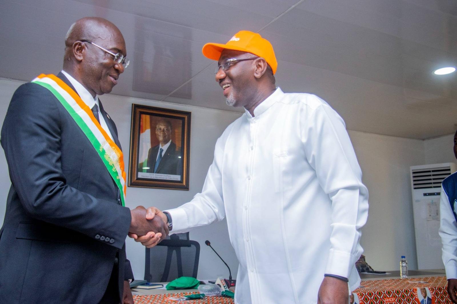 Remise des attributs de Député à mon suppléant, Ouattara Yaya