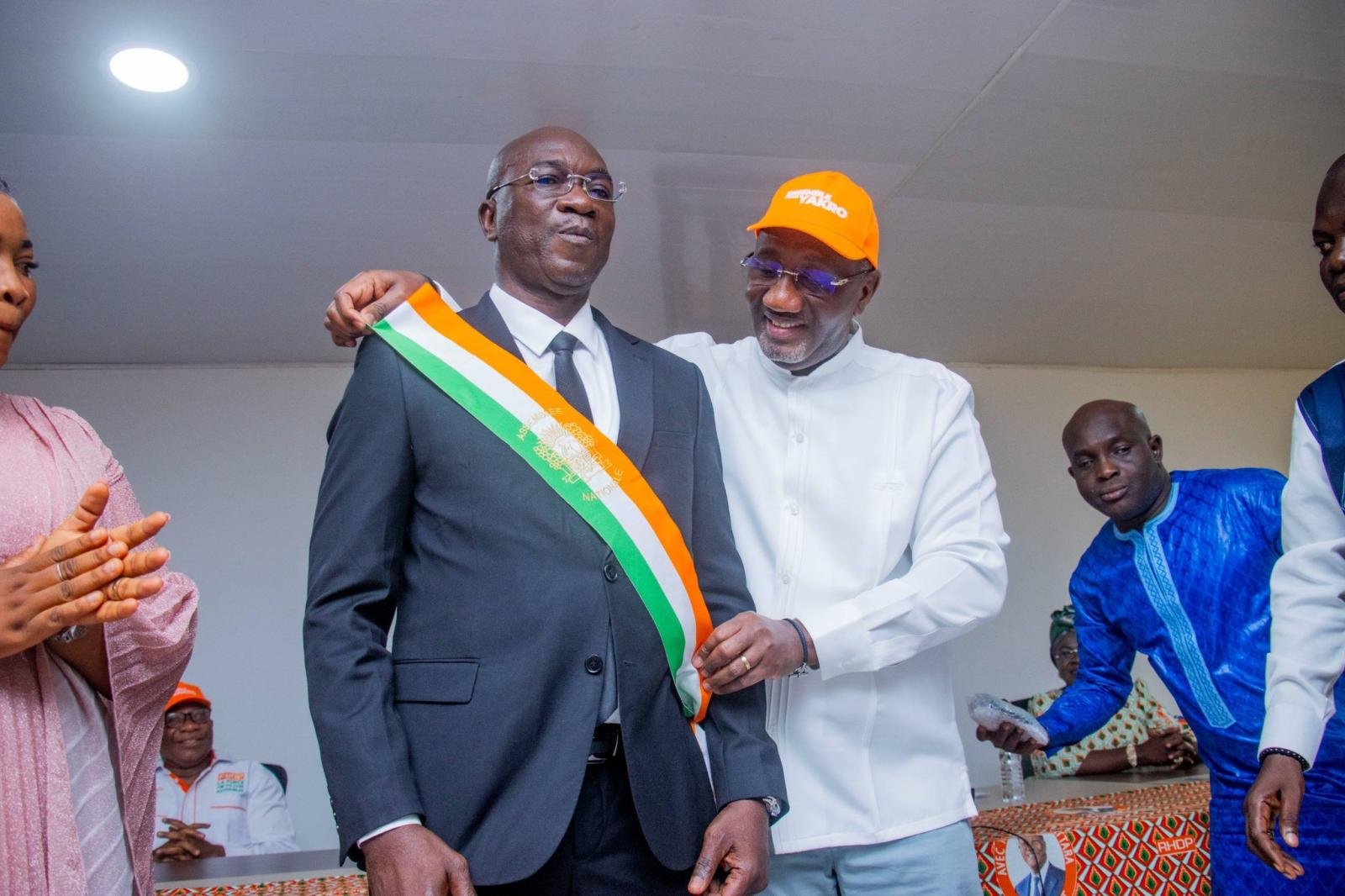 Remise des attributs de Député à mon suppléant, Ouattara Yaya