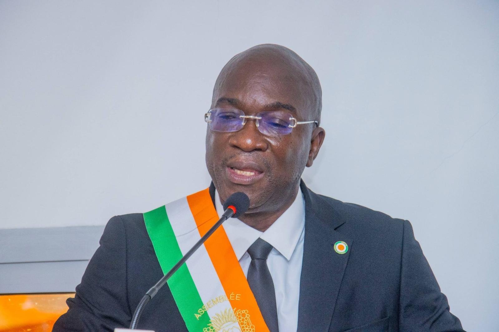 Remise des attributs de Député à mon suppléant, Ouattara Yaya