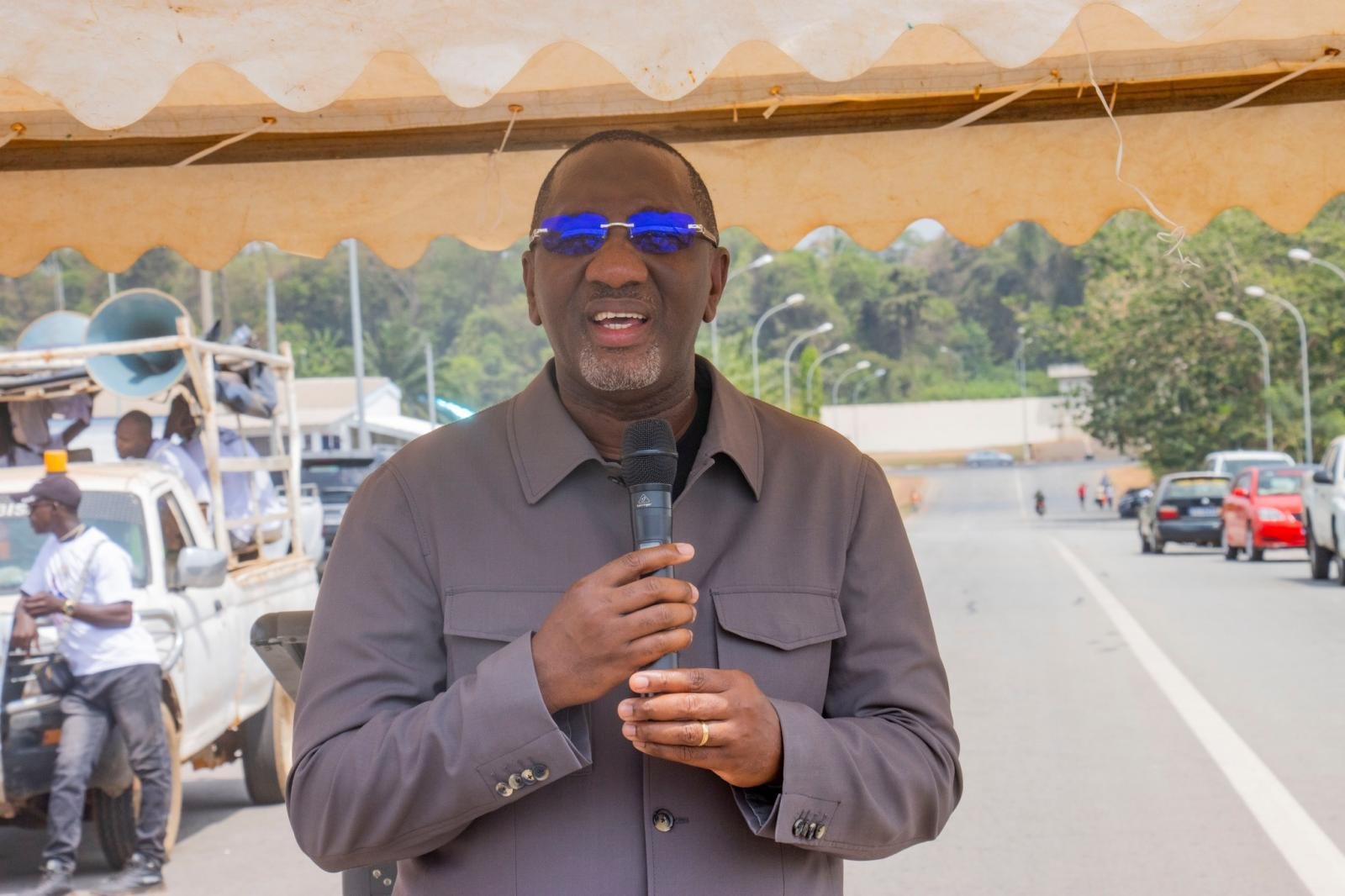 Accueil chaleureuse du Ministres Dr Souleymane Diarrassouba à son arrivé à Yamoussoukro, en présence des leaders communautaires, des guides religieux, des cadres et des populations dans leur diversité