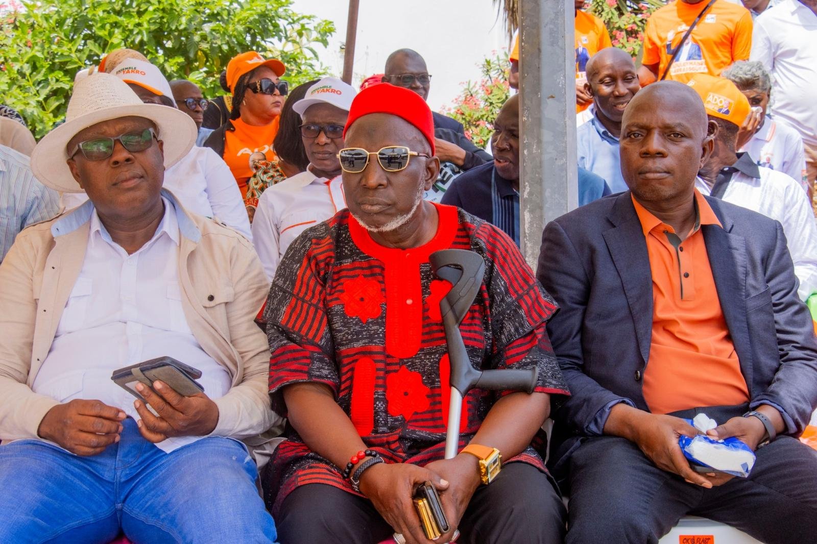 Accueil chaleureuse du Ministres Dr Souleymane Diarrassouba à son arrivé à Yamoussoukro, en présence des leaders communautaires, des guides religieux, des cadres et des populations dans leur diversité