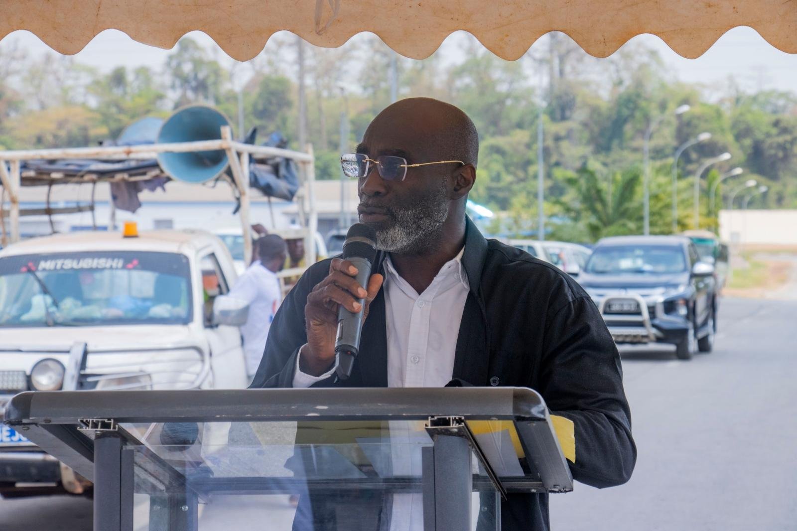 Accueil chaleureuse du Ministres Dr Souleymane Diarrassouba à son arrivé à Yamoussoukro, en présence des leaders communautaires, des guides religieux, des cadres et des populations dans leur diversité