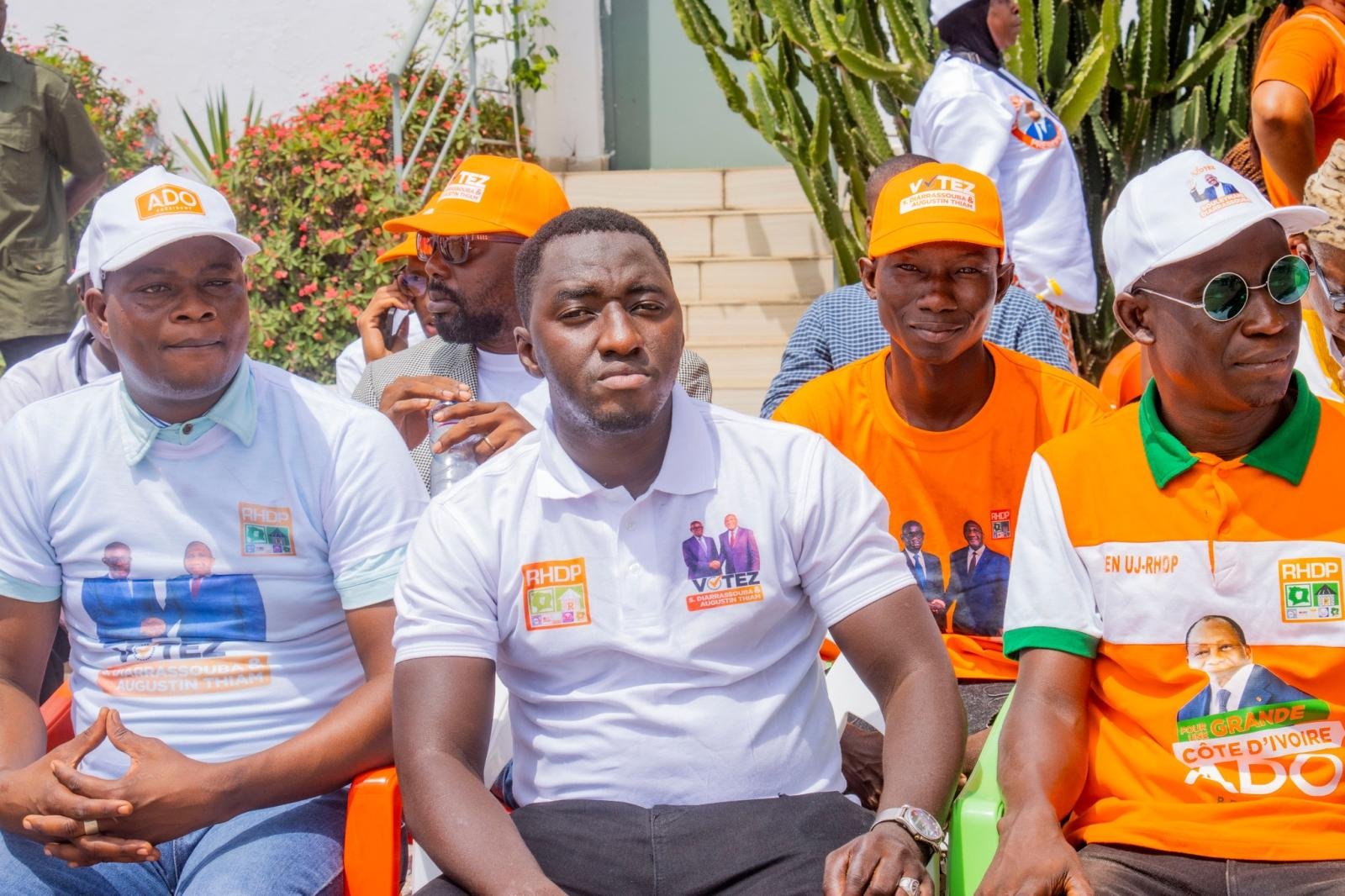 Accueil chaleureuse du Ministres Dr Souleymane Diarrassouba à son arrivé à Yamoussoukro, en présence des leaders communautaires, des guides religieux, des cadres et des populations dans leur diversité