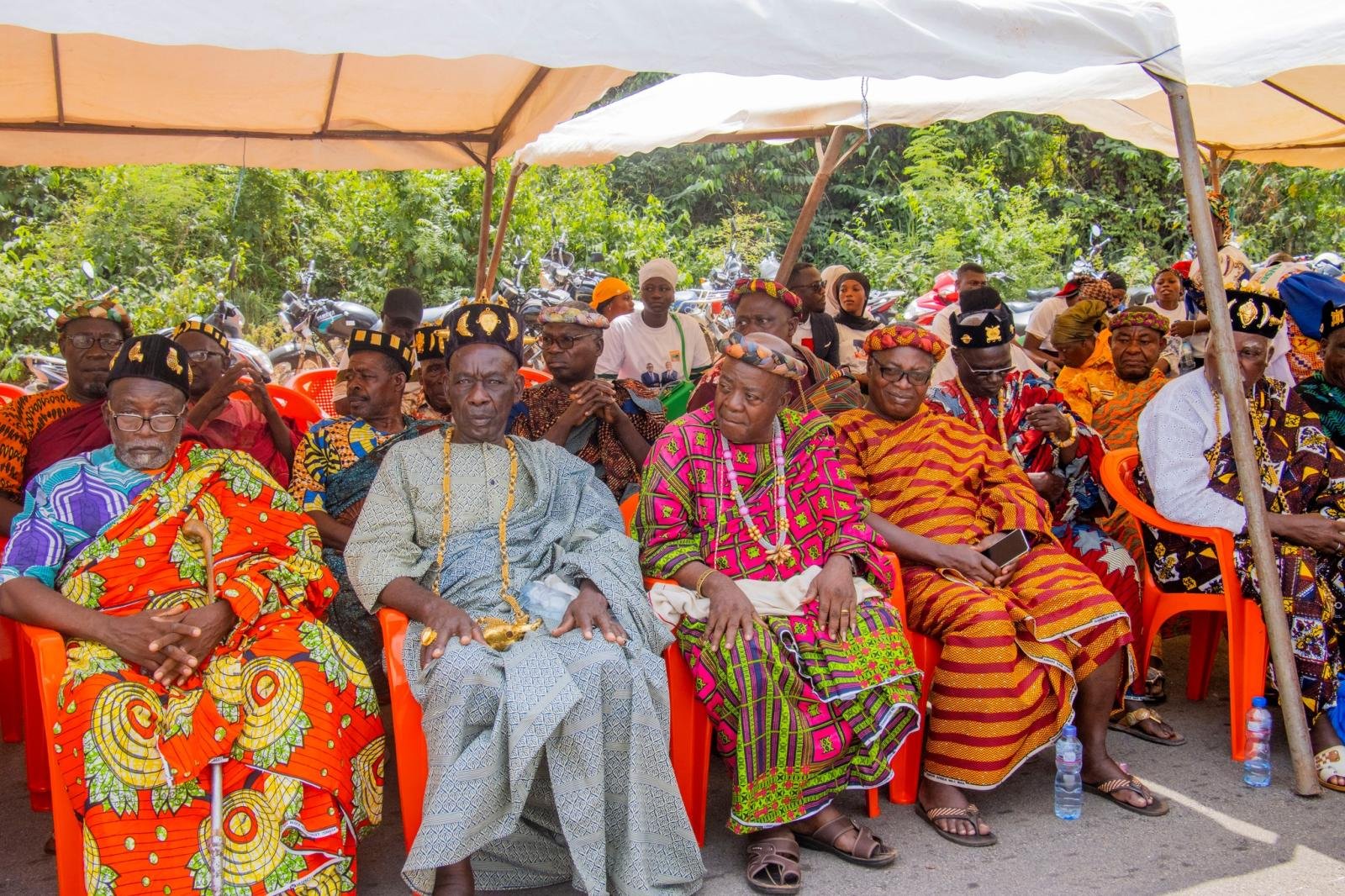 Accueil chaleureuse du Ministres Dr Souleymane Diarrassouba à son arrivé à Yamoussoukro, en présence des leaders communautaires, des guides religieux, des cadres et des populations dans leur diversité